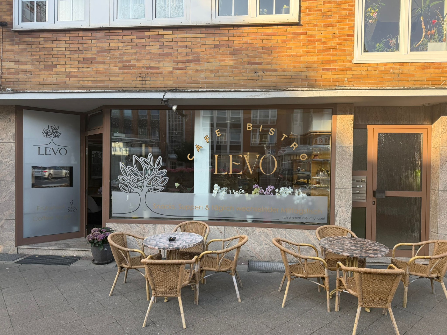 Cafe • Bistro Levo